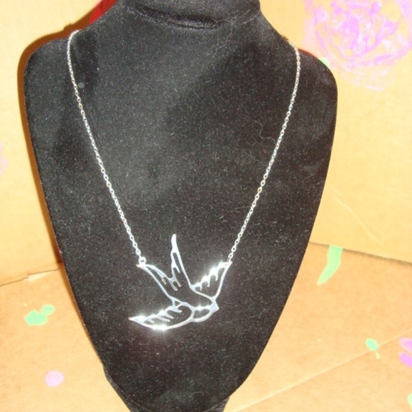 Jewelry - Large Sparrow Bird Cut Out Silver Tone Necklace